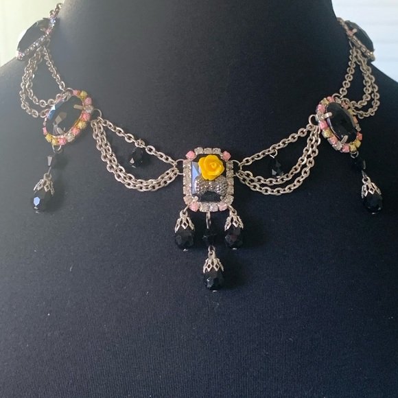 Necklace and earring set black and yellow - Picture 16 of 16